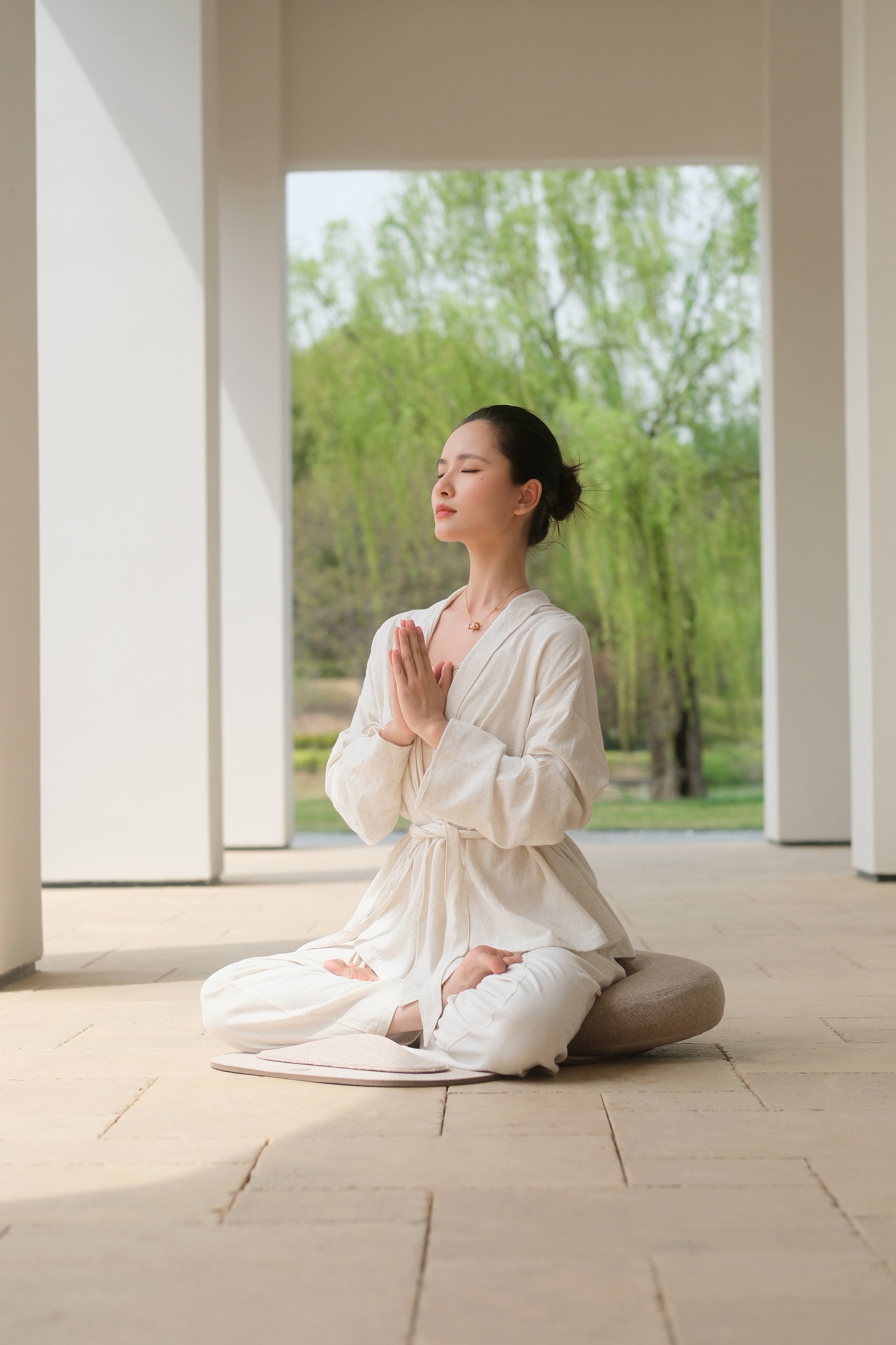 フンメル人形   瞑想　Meditiation
アンティーク Zmind｜Your Soul is Slightly Larger Than The Universe – zmindofficial